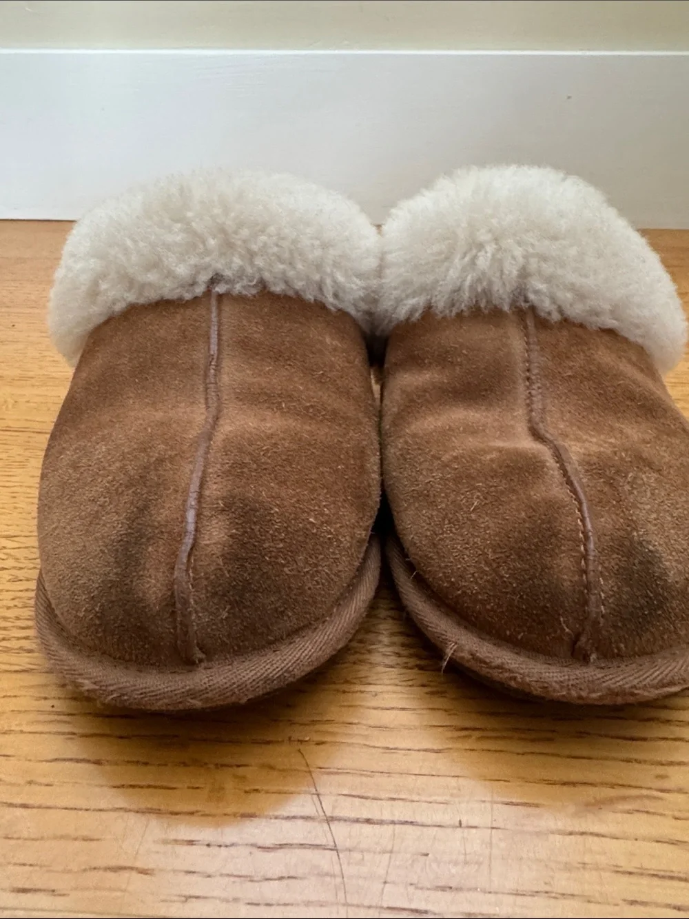 UGG Kids Chestnut Suede Slippers with Cream Shearling Cuff